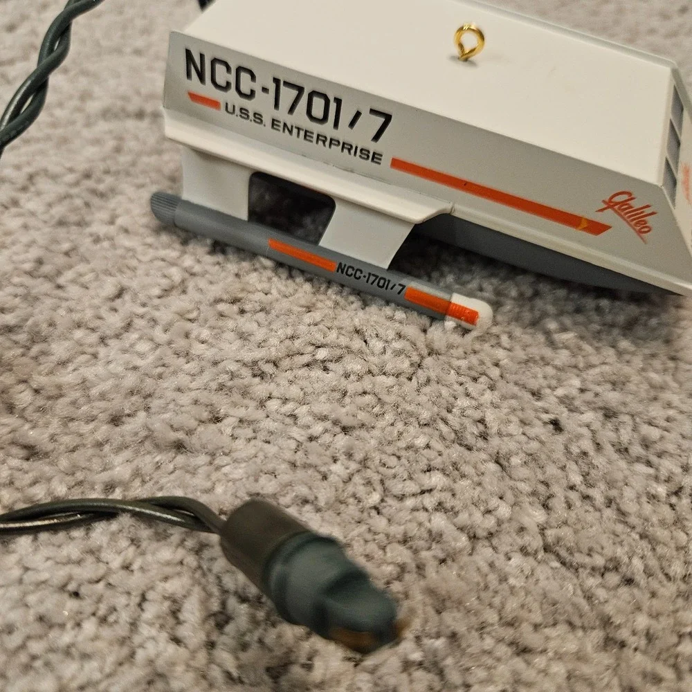 Hallmark 1992 Star Trek Shuttlecraft Galileo Ornament‎ Light Works No Sound